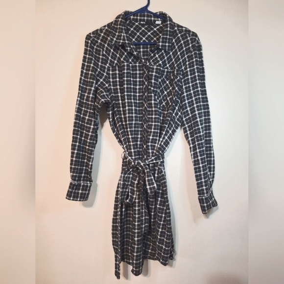BDG Urban Outfitters Large black white plaid flannel longsleeve t-shirt dress - Picture 1 of 7